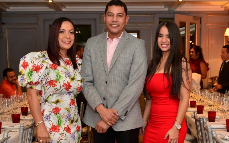 Karina Paredes, Denis Rosario y Paola Medina.