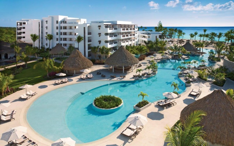 Área de la piscina del Secrets Cap Cana.