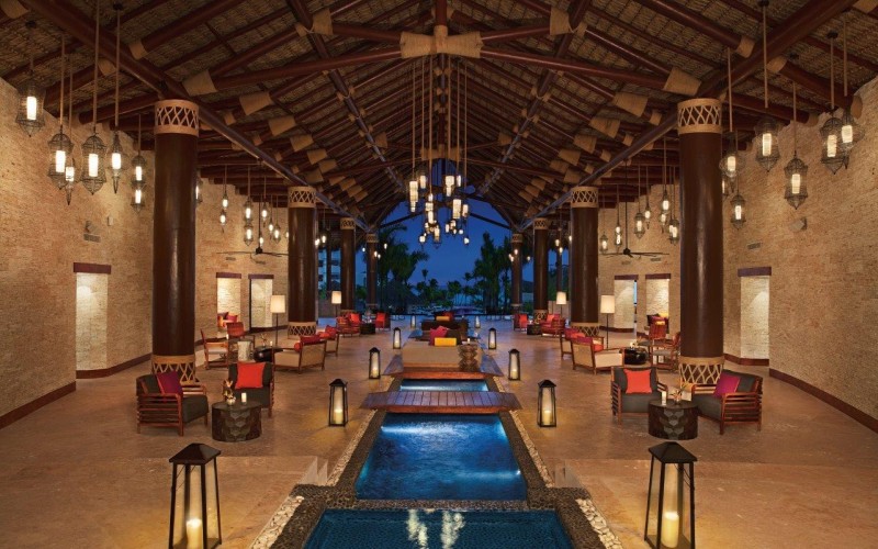 Lobby del Secrets Cap Cana.